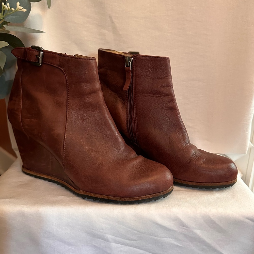 Anthropologie | Biala | distressed | burgundy brown | wedge | 39M/8 | booties - Picture 16 of 16